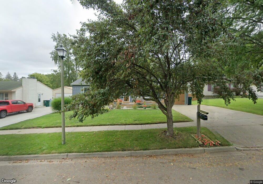 213 W Claremore Dr, Lansing, MI 48911 - photo 1