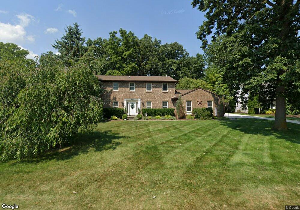 8840 Sarah Ln, Grosse Ile, MI 48138 - photo 1