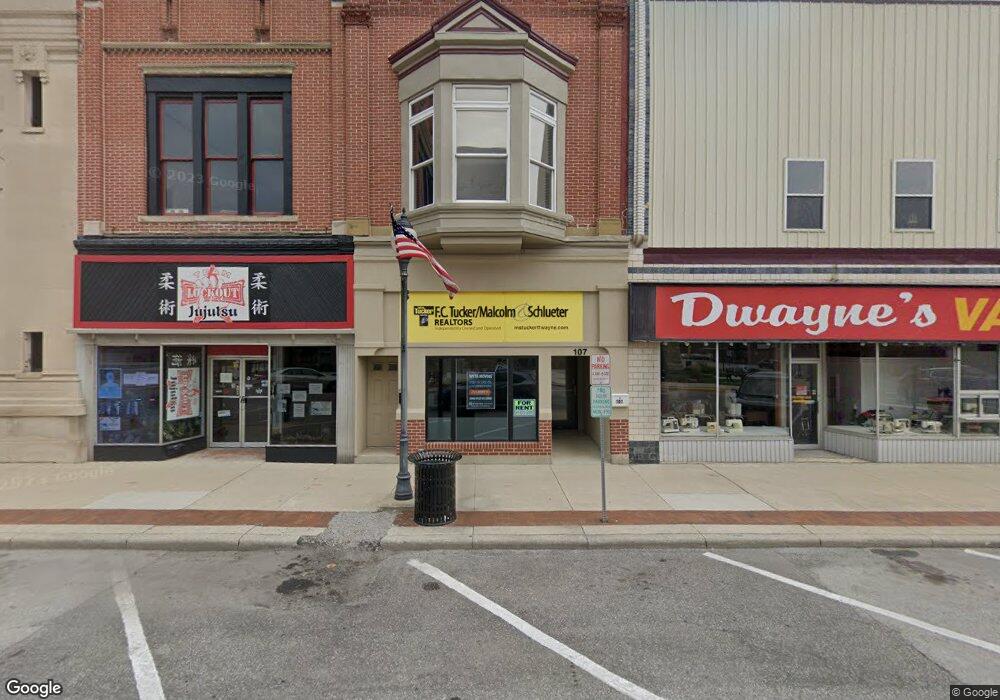 107 W Market St, Bluffton, IN 46714 - photo 1