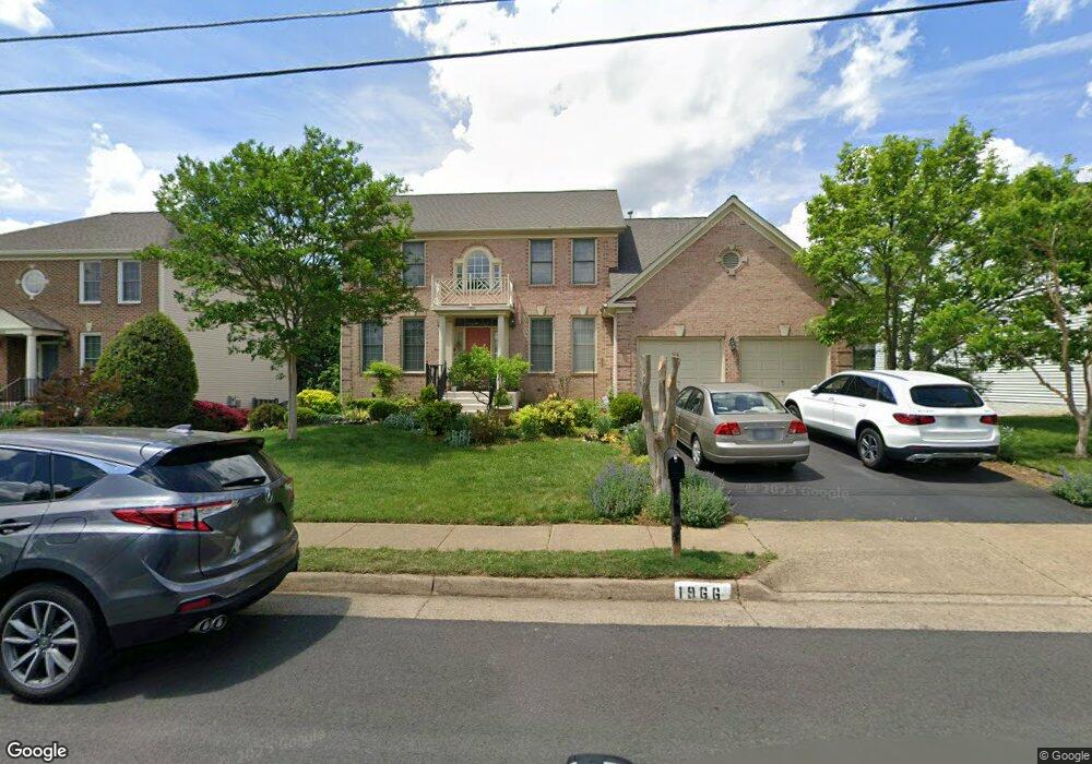 1966 Lord Fairfax Rd, Vienna, VA 22182 - photo 1