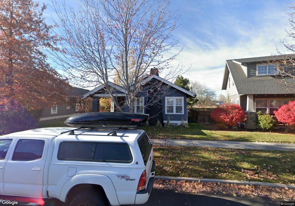 861 NW 17th St, Redmond, OR 97756 - photo 1