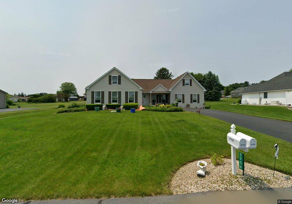 5756 Crescent Dr, Schnecksville, PA 18078 - photo 1