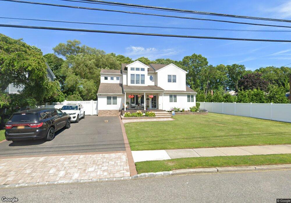 515 Renee Dr, Bayport, NY 11705 - photo 1