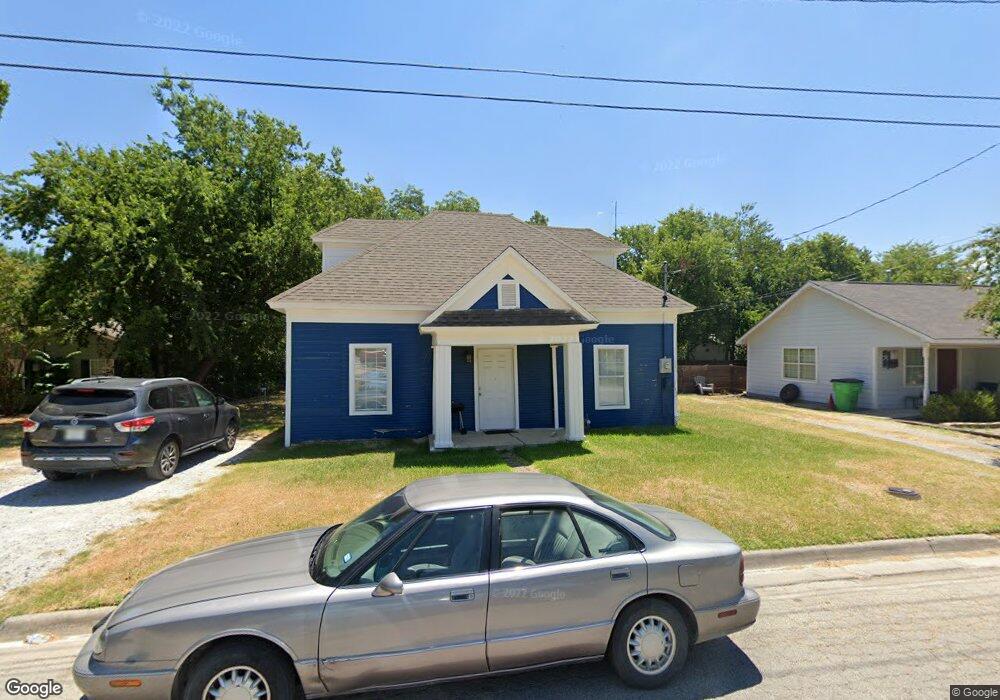 1110 N Commerce St, Gainesville, TX 76240 - photo 1