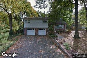 216 Dellwood Rd, Metuchen, NJ 08840