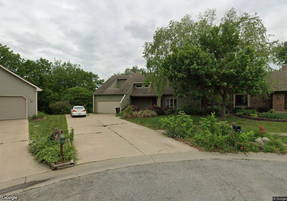 3536 SW Cambridge Ct, Topeka, KS 66610 - photo 1