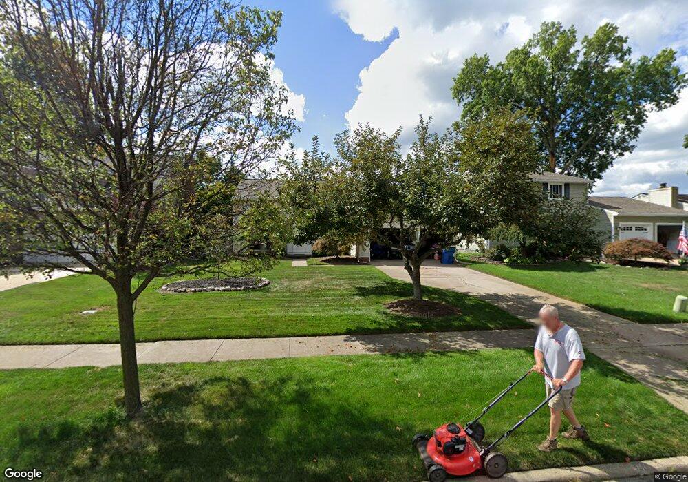 5447 Oakridge Dr, Willoughby, OH 44094 - photo 1