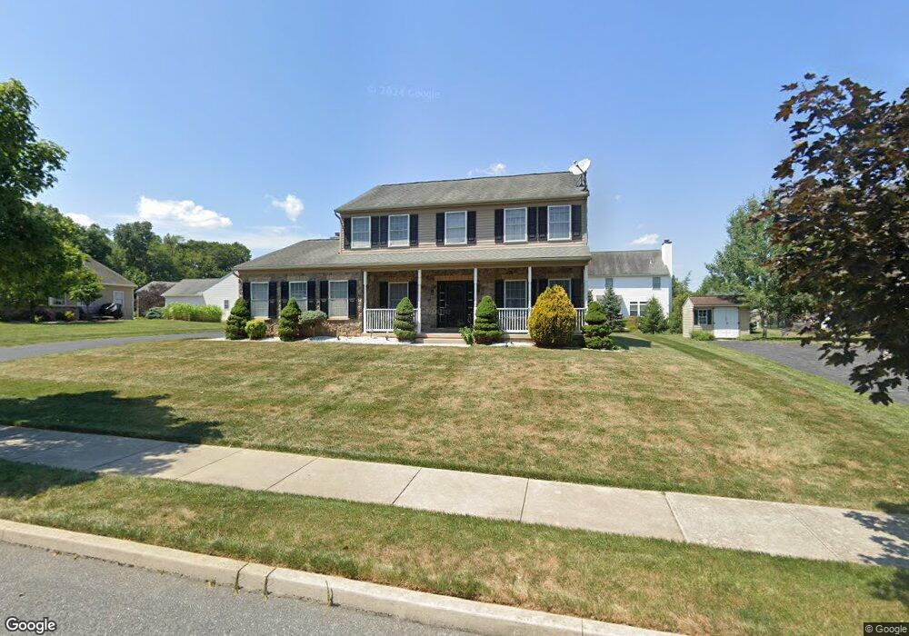 1152 Wheaton Dr, Bethlehem, PA 18017 - photo 1