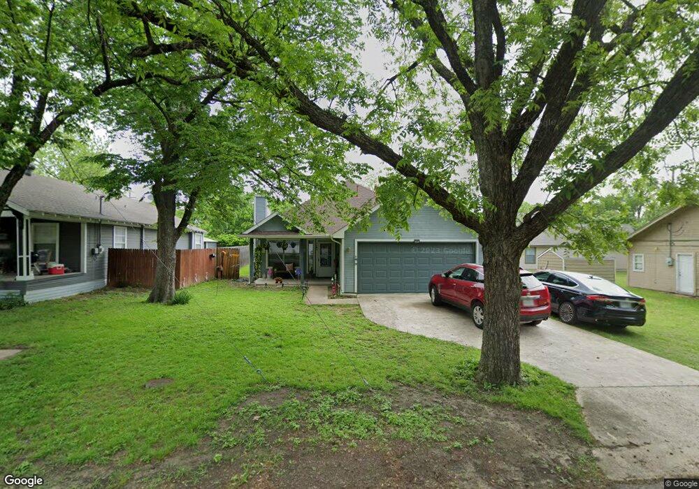 1404 N Gaines St, Ennis, TX 75119 - photo 1