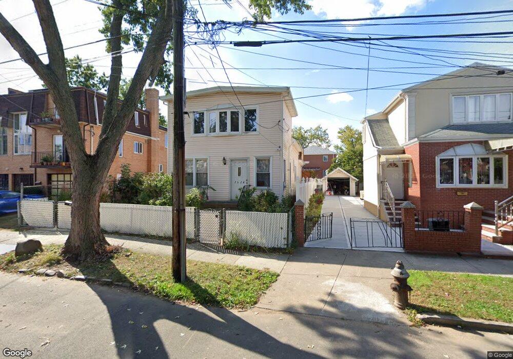 7524 167th St, Fresh Meadows, NY 11366 - photo 1