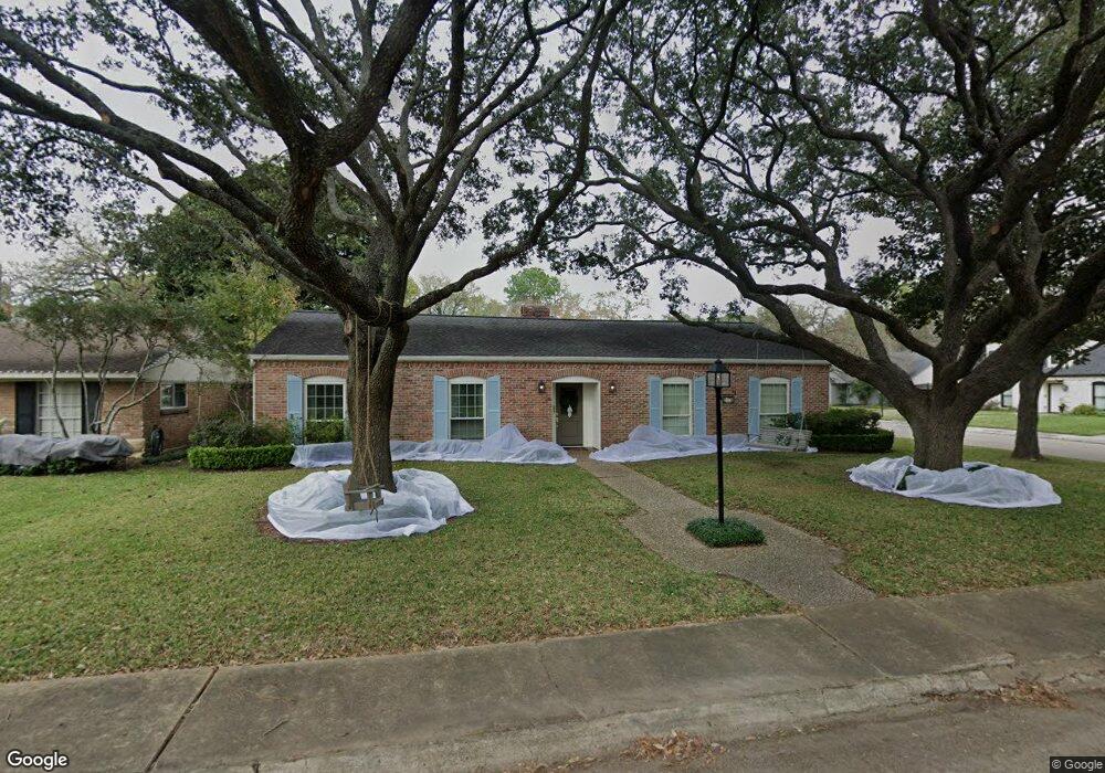 10002 Overbrook Ln, Houston, TX 77042 - photo 1