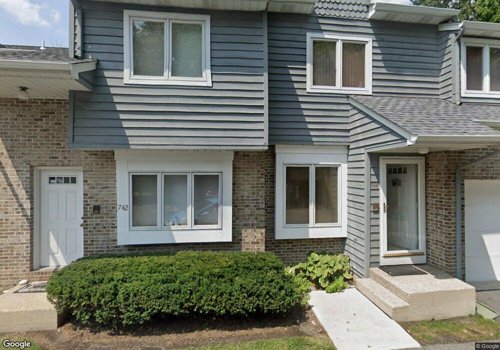 7-42 Cross Meadows unit 1X, Fair Lawn, NJ 07410 - photo 1