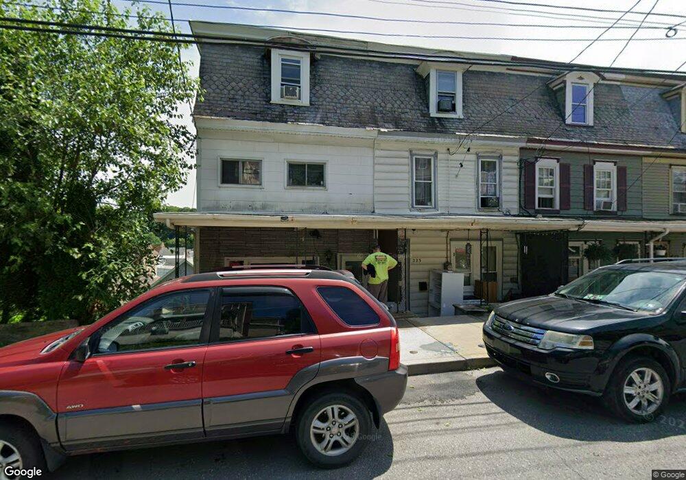 223 Washington St, Tamaqua, PA 18252 - photo 1