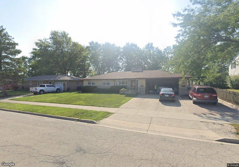 922 S Mcaree Rd, Waukegan, IL 60085 - photo 1