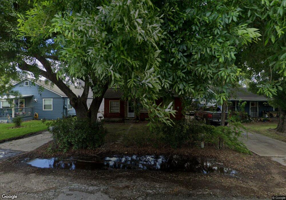 2515 Live Oak Ave, Bay City, TX 77414 - photo 1