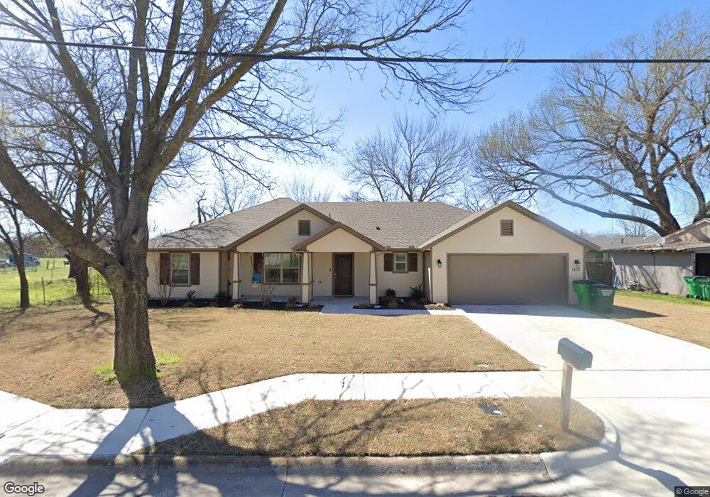 1615 Lindsay St, Gainesville, TX 76240 - photo 1