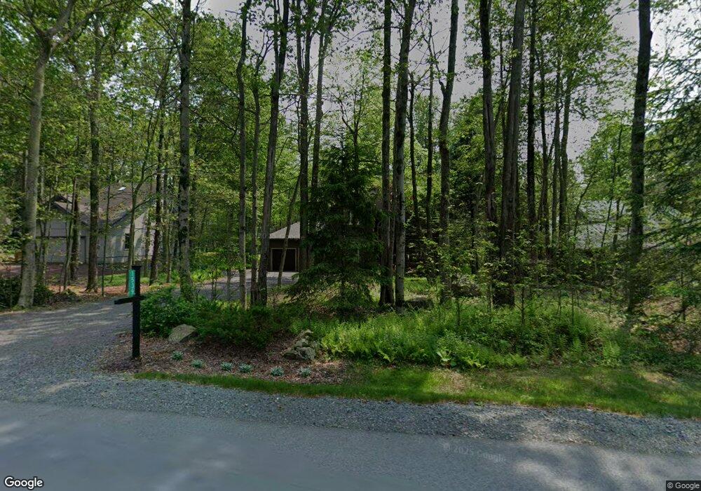 1539 Crestview Ln, Pocono Pines, PA 18350 - photo 1