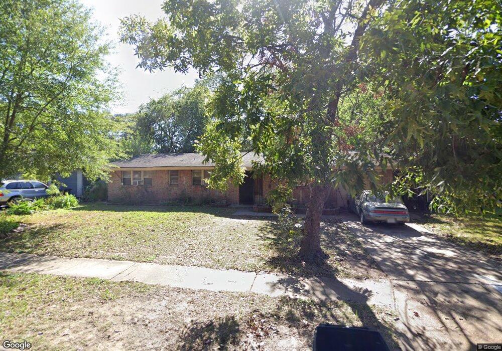 907 Rainy River Dr, Houston, TX 77088 - photo 1
