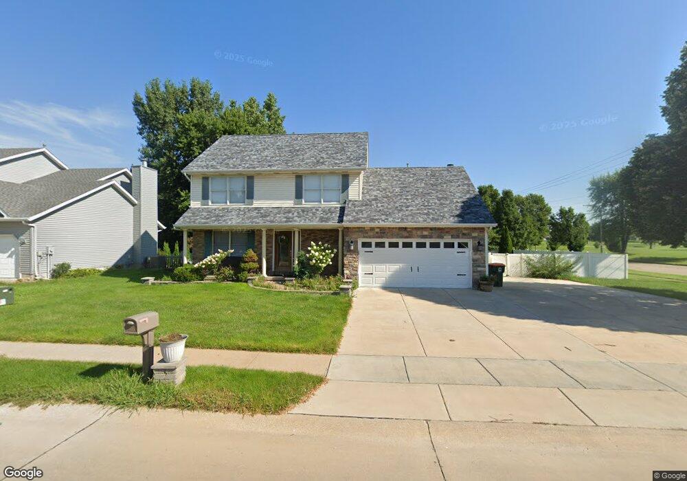 2308 W 61st St, Davenport, IA 52806 - photo 1