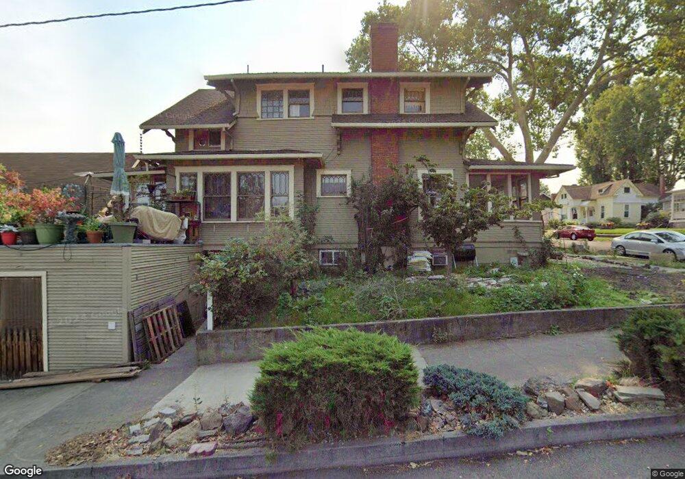 706 Laughlin St, the Dalles, OR 97058 - photo 1