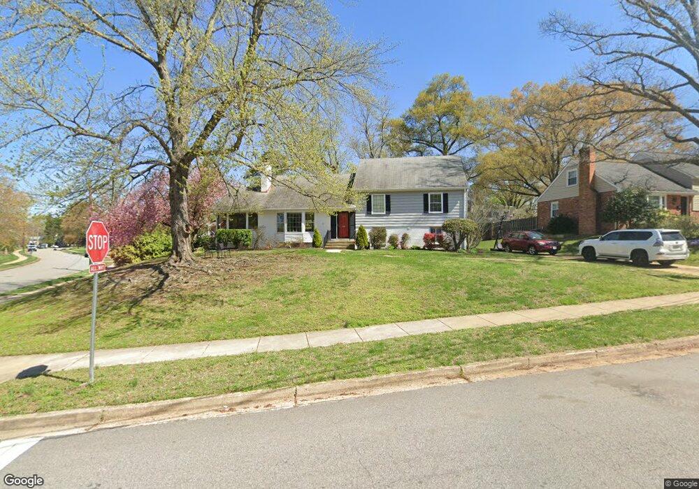 1006 Waynewood Blvd, Alexandria, VA 22308 - photo 1
