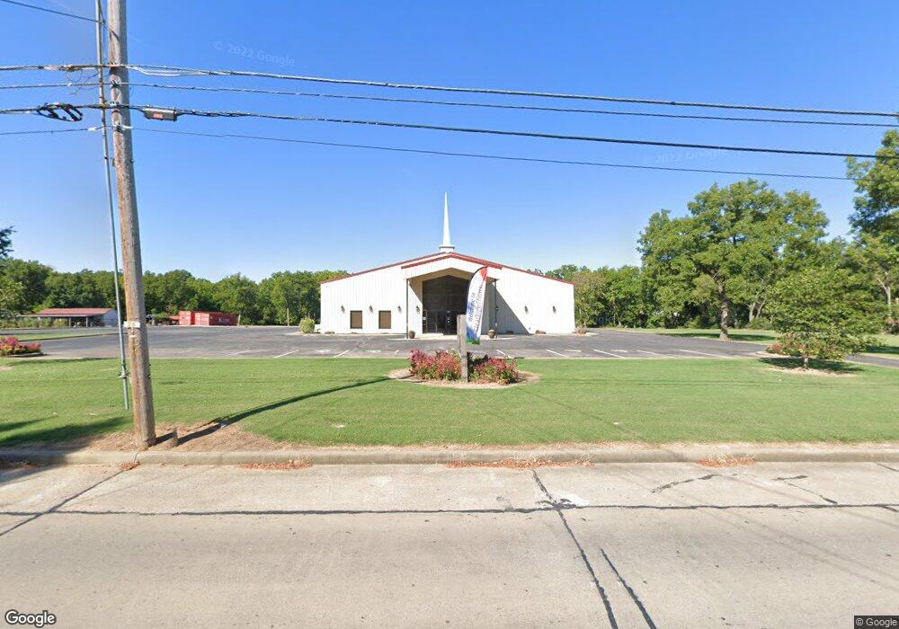 521 S Muskogee Ave, Claremore, OK 74017 - photo 1