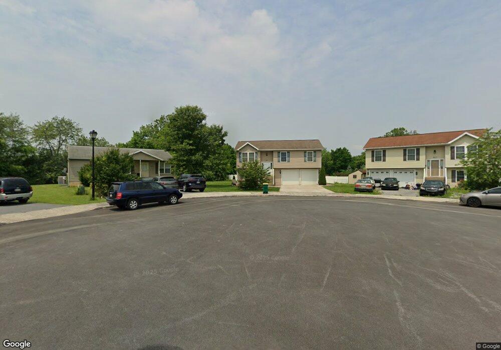 633 Candlestick Ct, Chambersburg, PA 17201 - photo 1