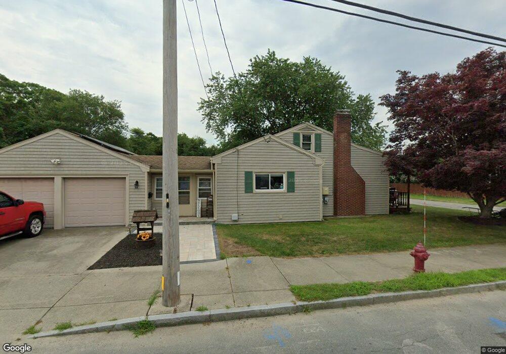 16 Grant St, South Dartmouth, MA 02748 - photo 1