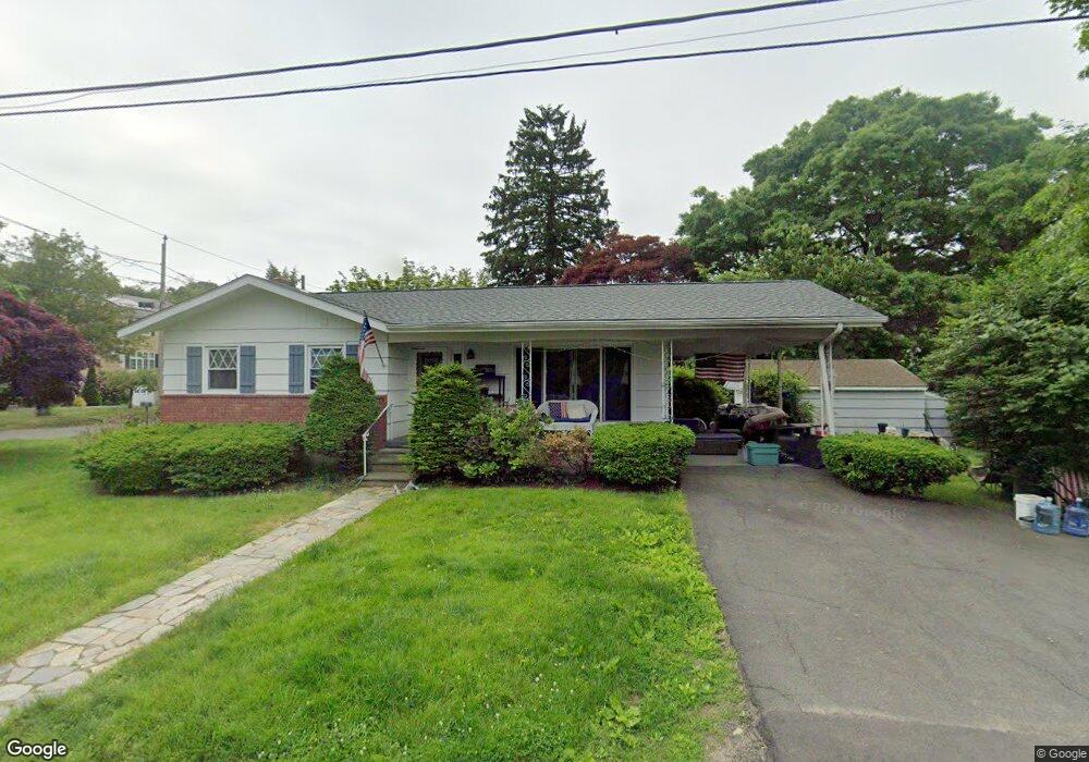 100 Hollow Wood Ln, Greenwich, CT 06831 - photo 1