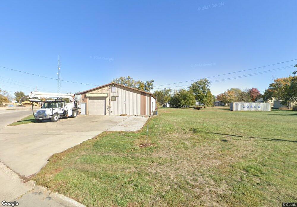 1018 E 8th St N, Newton, IA 50208 - photo 1