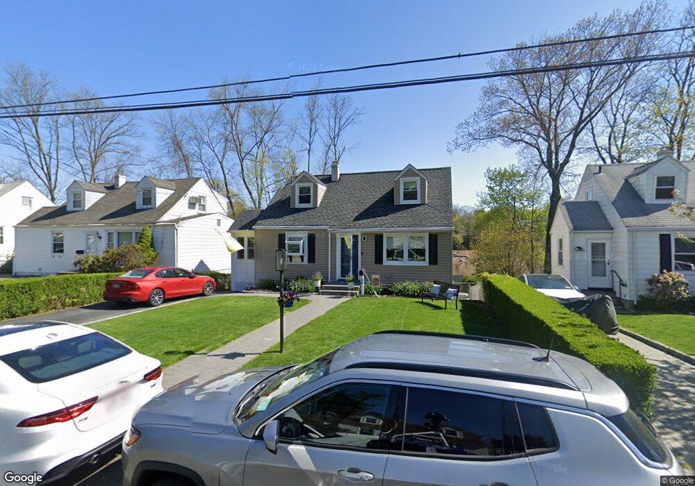 60 Hearthstone Rd, Yonkers, NY 10710 - photo 1