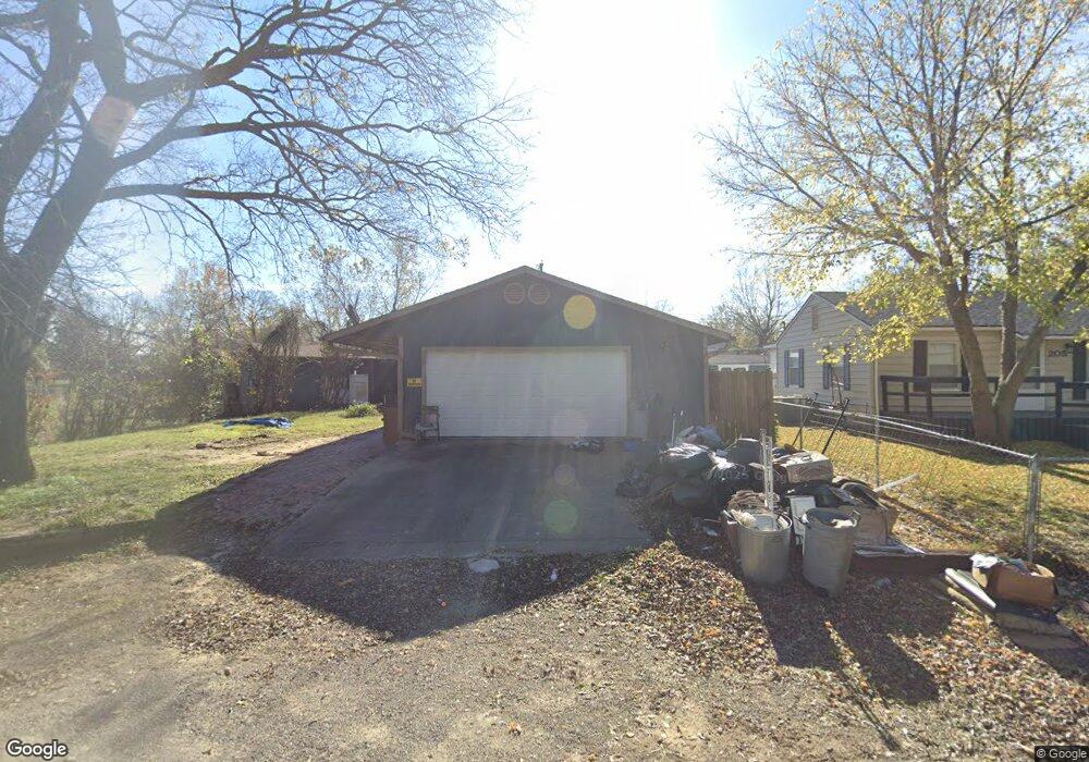 203 W Washington St, Henryetta, OK 74437 - photo 1