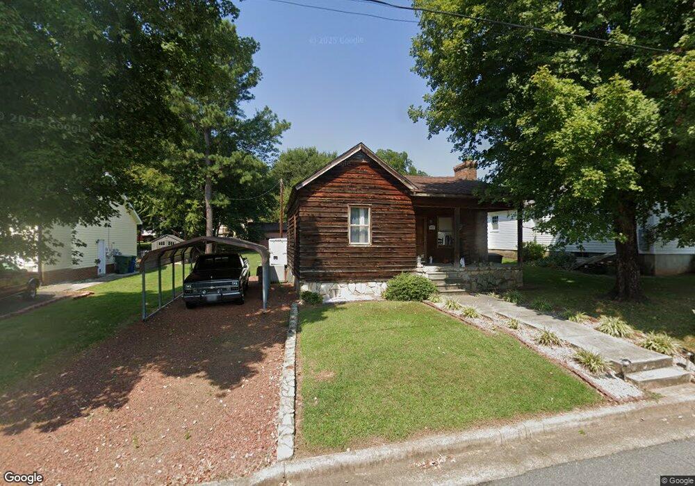 314 N 3rd Ave, Mayodan, NC 27027 - photo 1