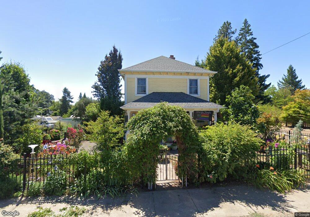 410 W Grant St, Carlton, OR 97111 - photo 1