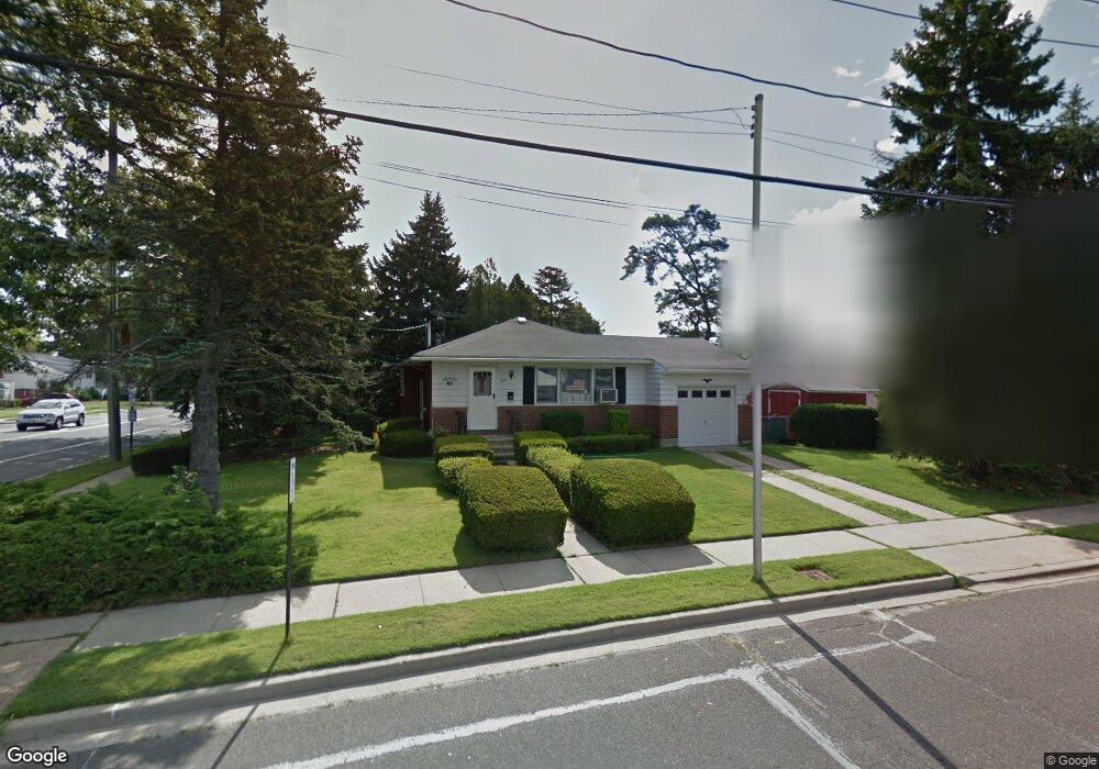 356 N Baldwin Dr, Massapequa, NY 11758 - photo 1