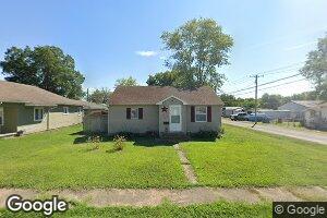 602 E Samuel St, Christopher, IL 62822