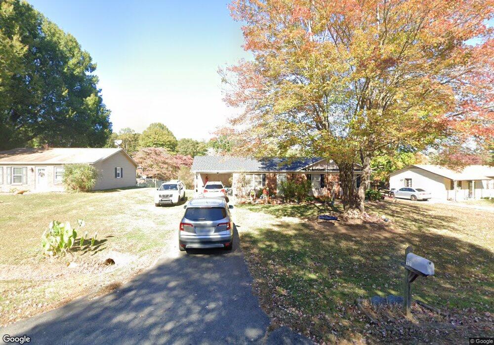 321 Ridgecrest Dr, King, NC 27021 - photo 1