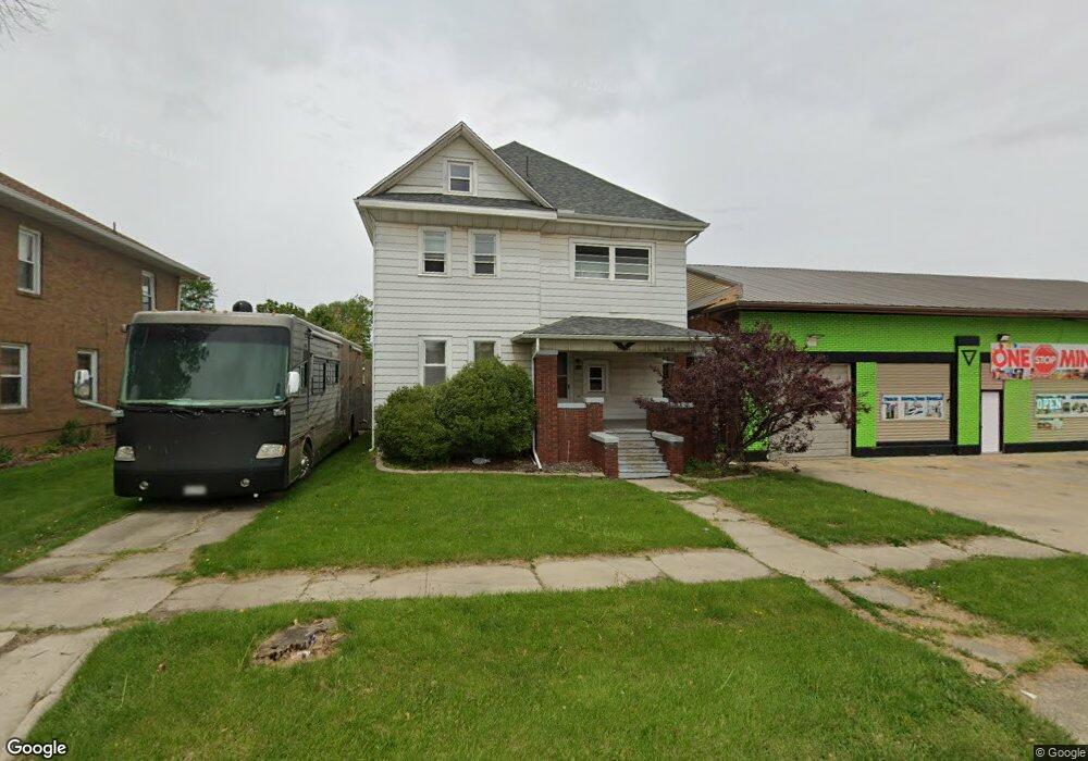 209 S Logan St, Lincoln, IL 62656 - photo 1