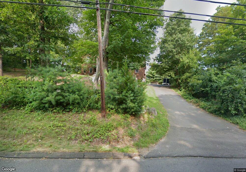 79 Huntingtown Rd, Newtown, CT 06470 - photo 1