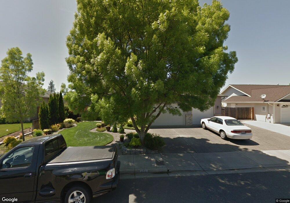 868 Skylark Ln, Grants Pass, OR 97527 - photo 1