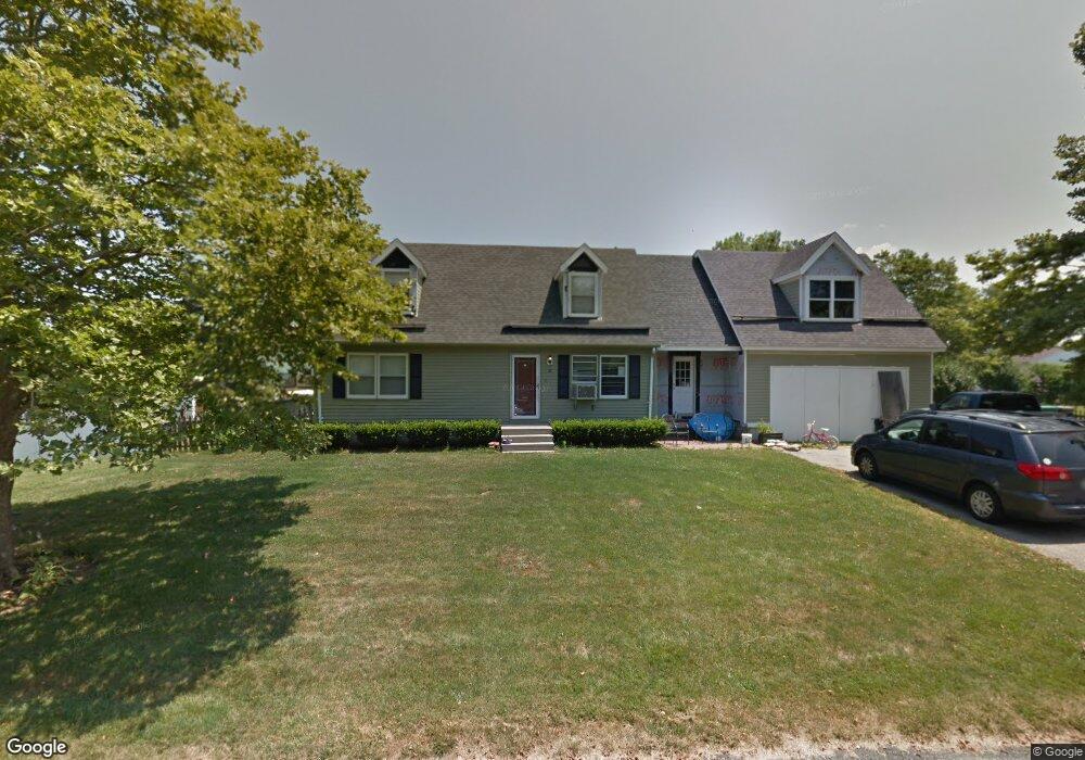 32 Laura Rd, Middletown, RI 02842 - photo 1