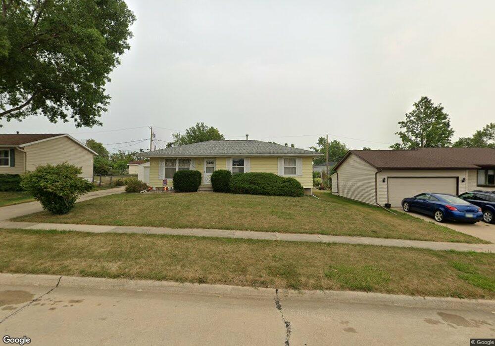 2337 25th St SW, Cedar Rapids, IA 52404 - photo 1