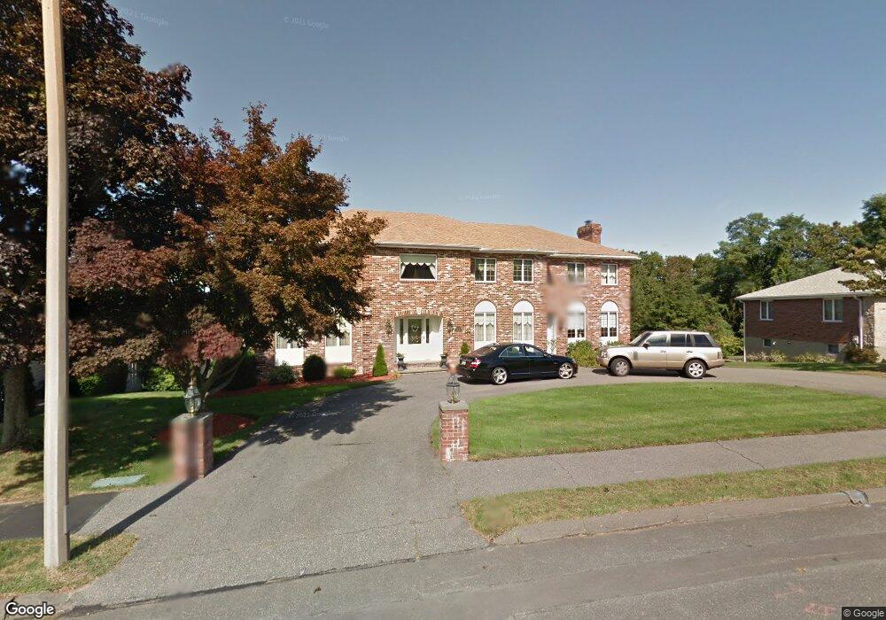 28 Crystal Dr, Stoneham, MA 02180 - photo 1