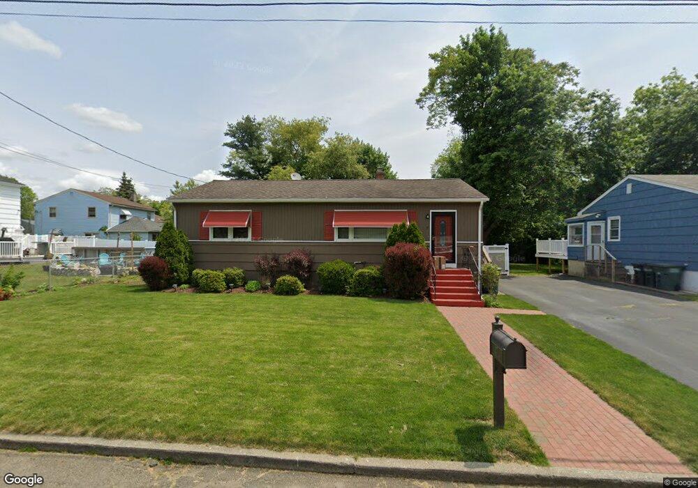 27 Pomham Rd, Bridgeport, CT 06606 - photo 1