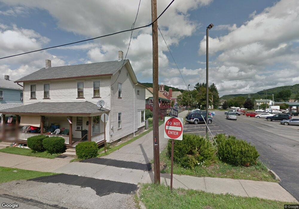 1040 1/2 Chestnut St, Franklin, PA 16323 - photo 1