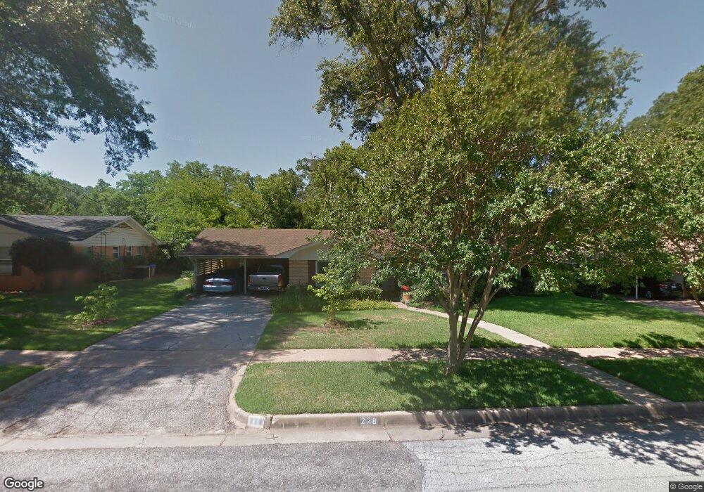 228 Ridgecrest Dr, Tyler, TX 75701 - photo 1