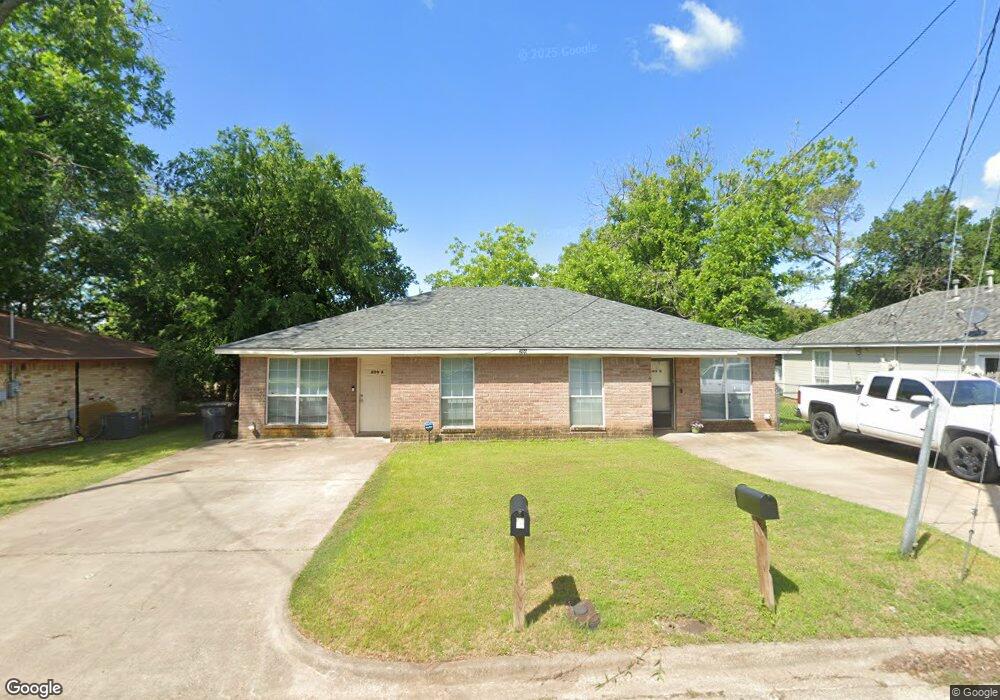 209 Stroud St, Cleburne, TX 76033 - photo 1