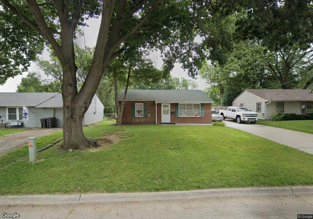 5423 SW 17th St, Des Moines, IA 50315 - photo 1