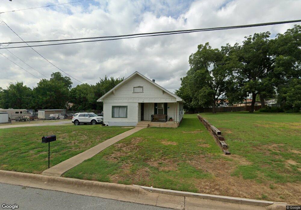 711 W Coffin St, Denison, TX 75020 - photo 1