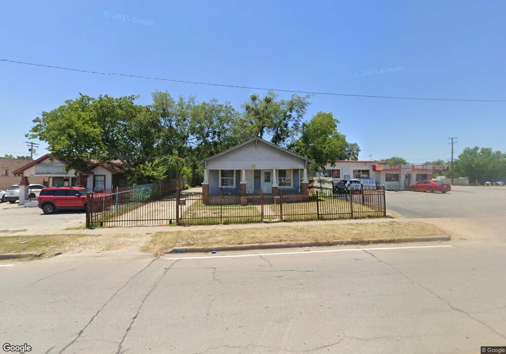 2719 Azle Ave, Fort Worth, TX 76106 - photo 1